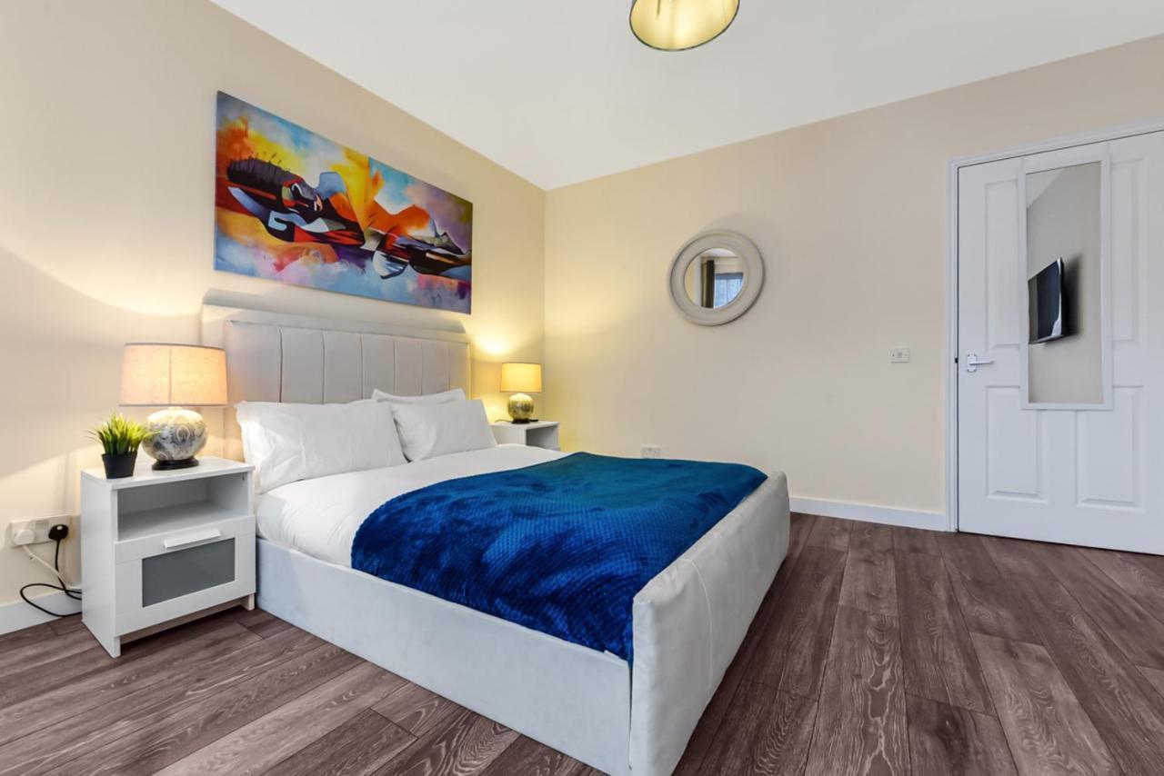 Family Friendly, Zone 2, 2 Beds, Overground London Bagian luar foto