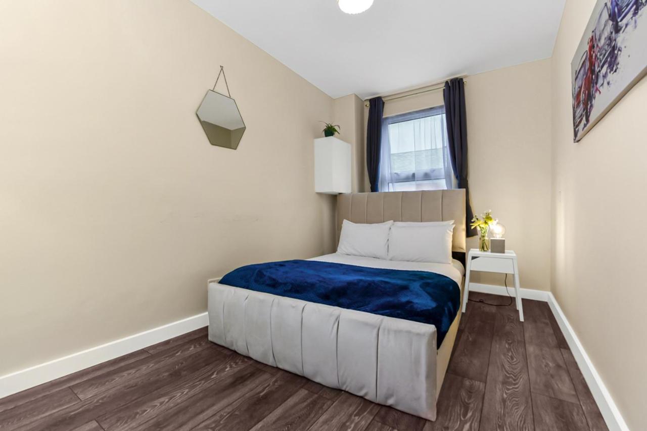 Family Friendly, Zone 2, 2 Beds, Overground London Bagian luar foto