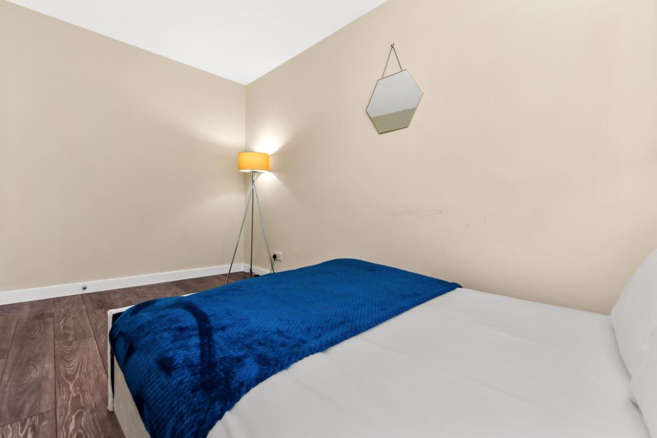 Family Friendly, Zone 2, 2 Beds, Overground London Bagian luar foto