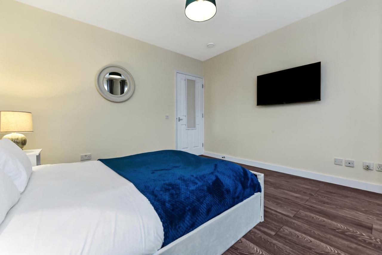 Family Friendly, Zone 2, 2 Beds, Overground London Bagian luar foto