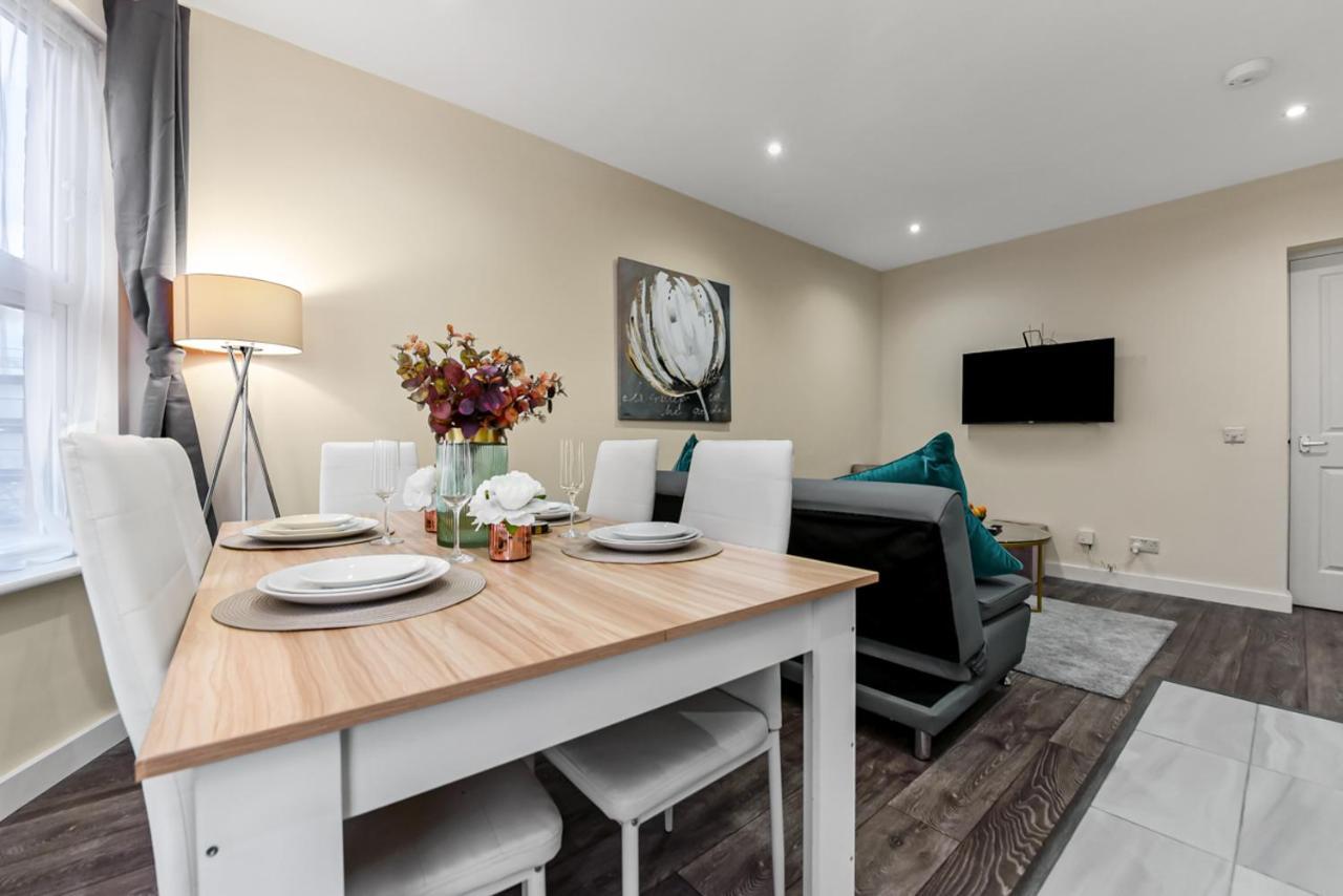 Family Friendly, Zone 2, 2 Beds, Overground London Bagian luar foto