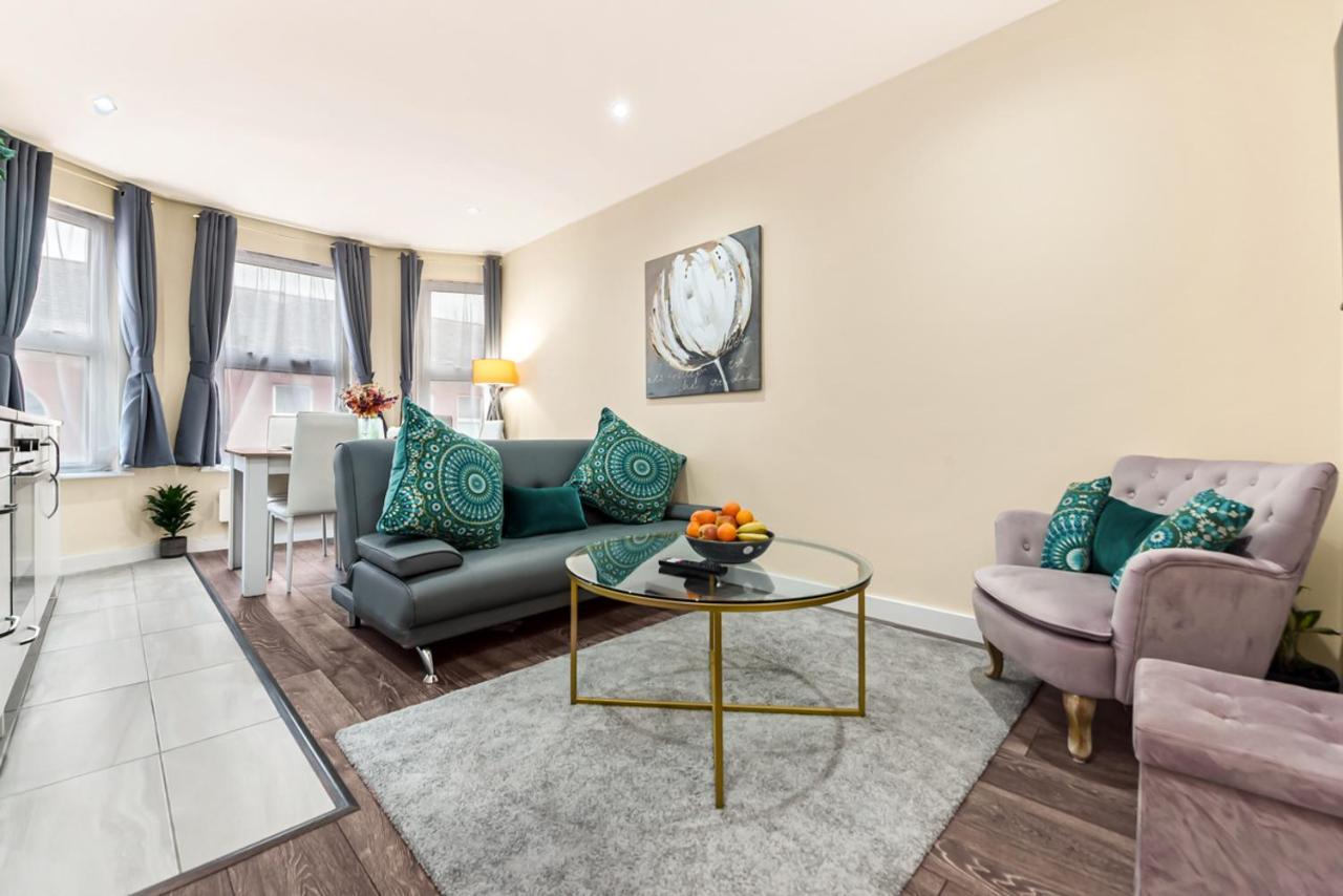 Family Friendly, Zone 2, 2 Beds, Overground London Bagian luar foto