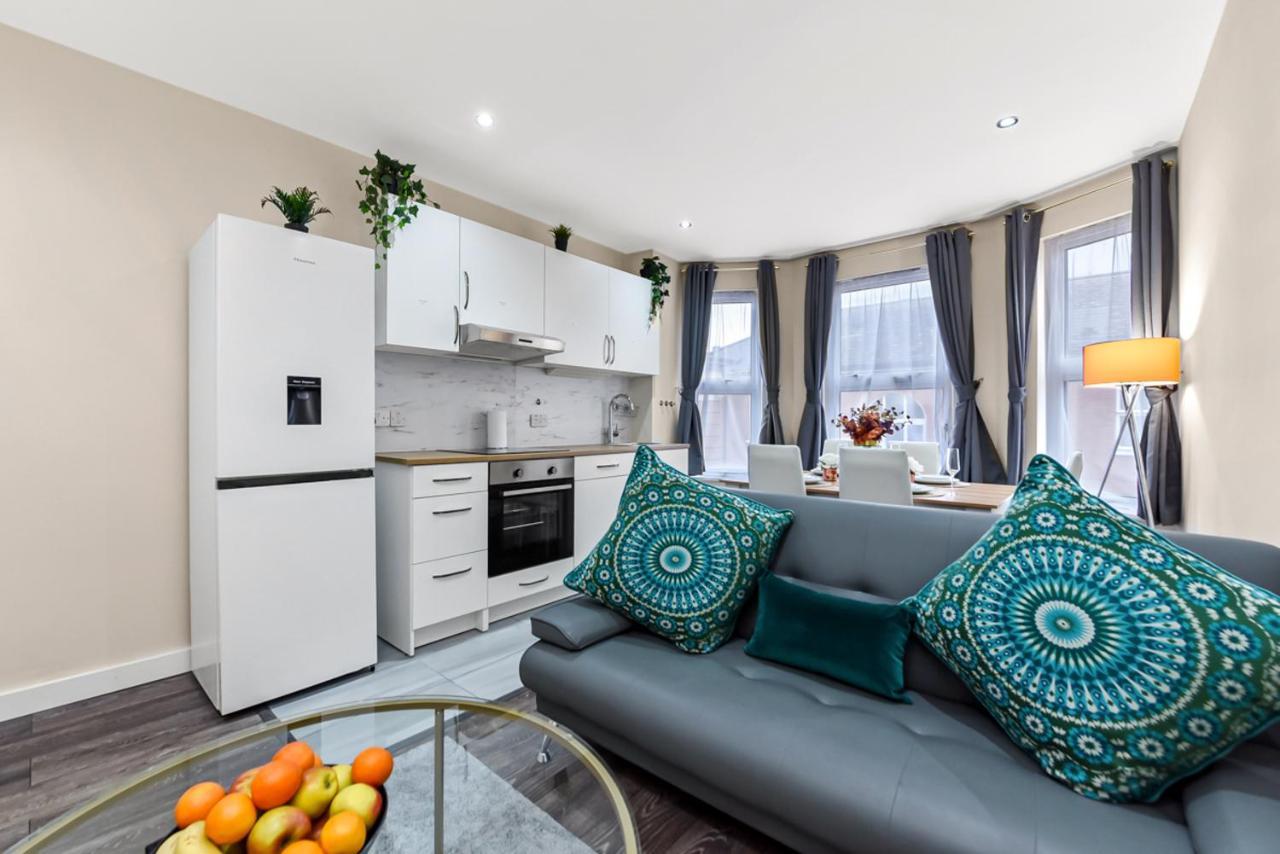 Family Friendly, Zone 2, 2 Beds, Overground London Bagian luar foto